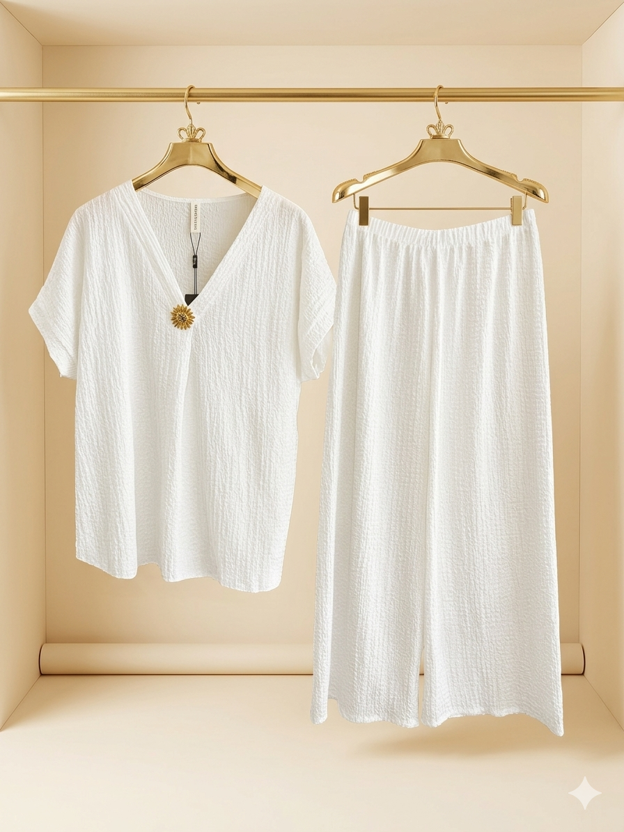 Textured 2 in 1 set top with brooch detailing