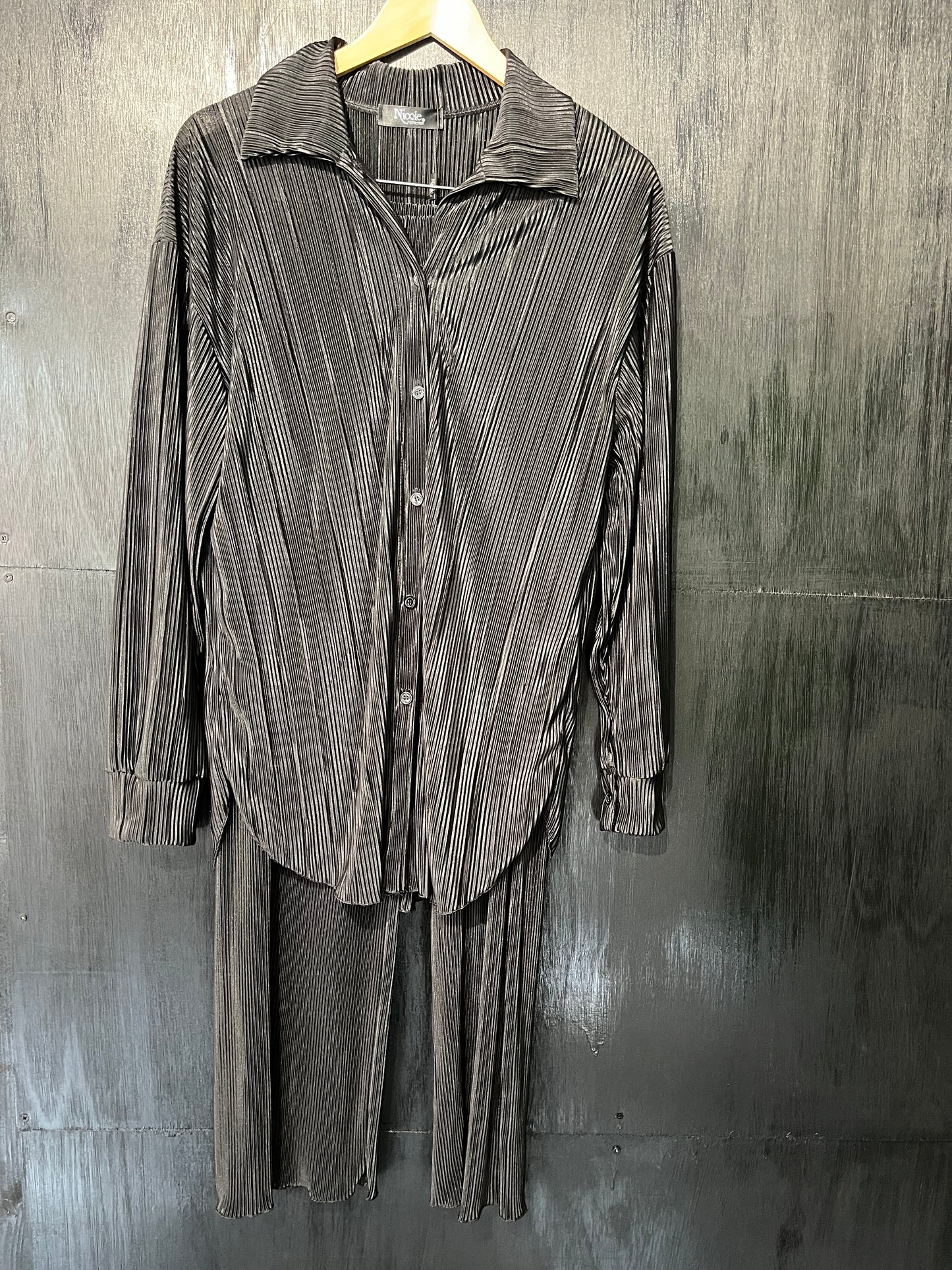ladies 2pc plisse shirt and trouser set