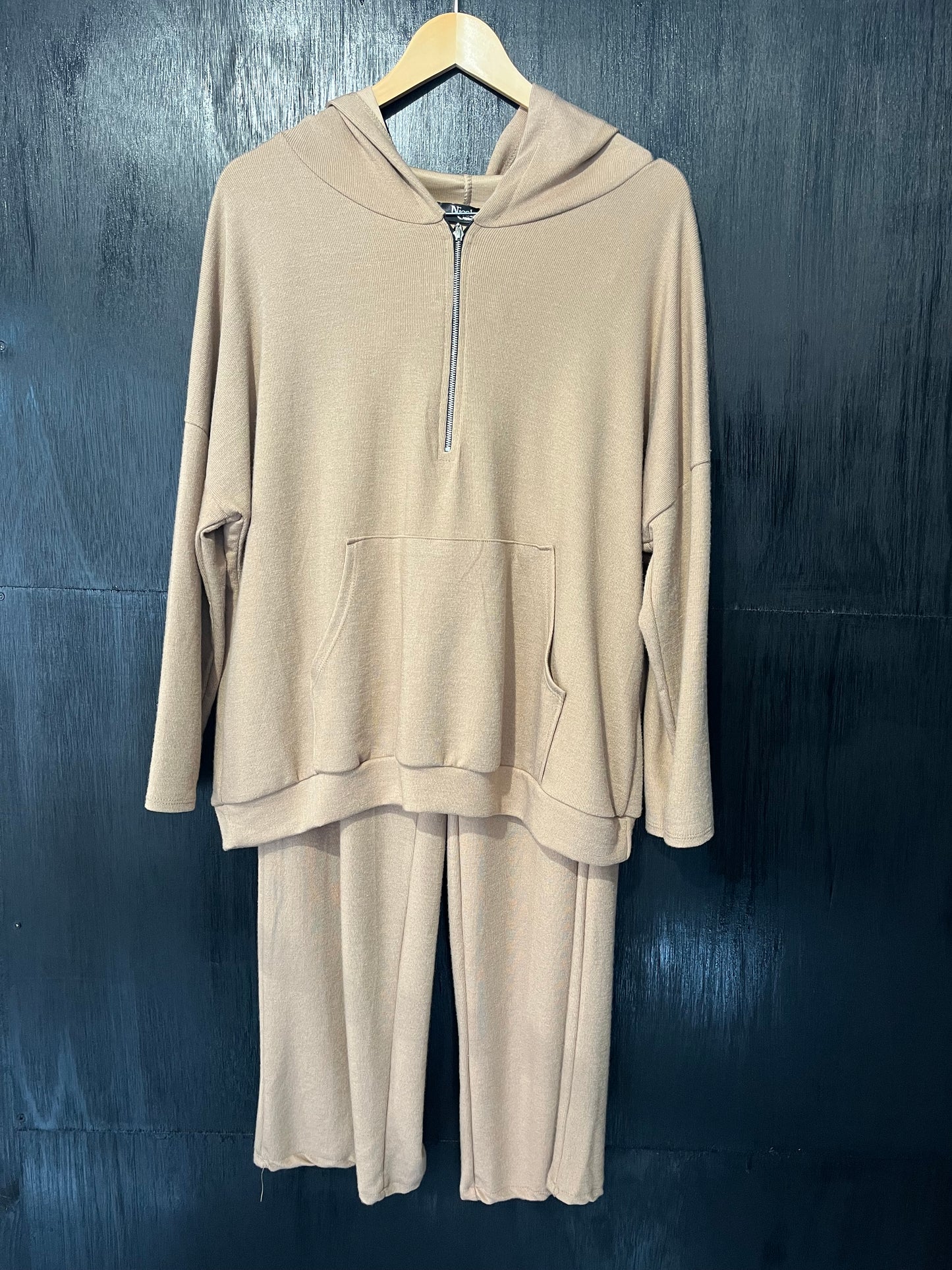 2pc leisure set zip hoodie with kangaroo pocket and pocket trousers