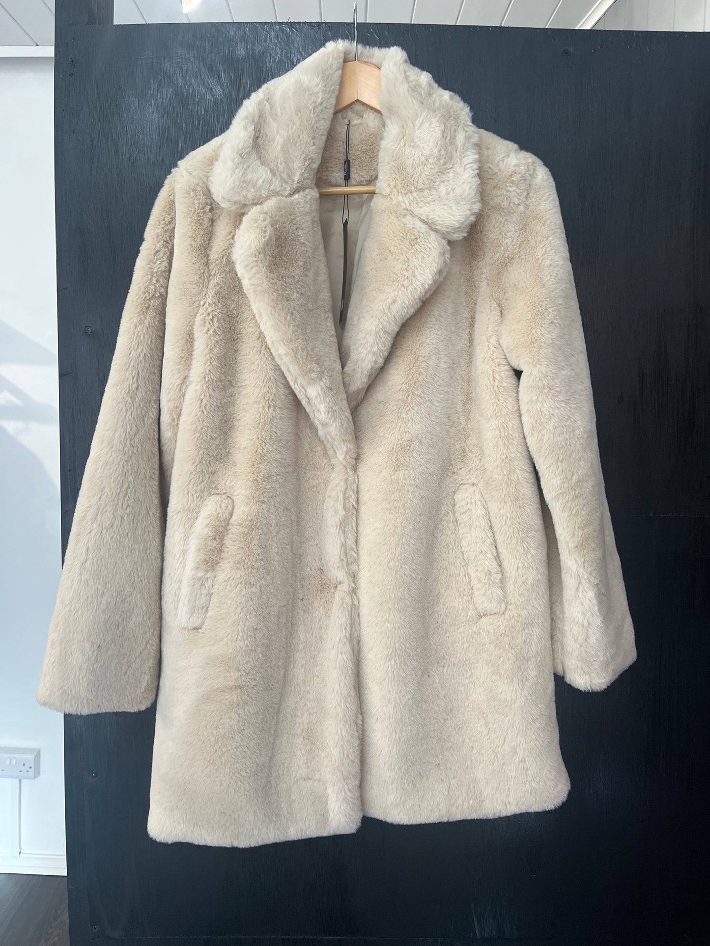 ladies lined fur coat with pockets