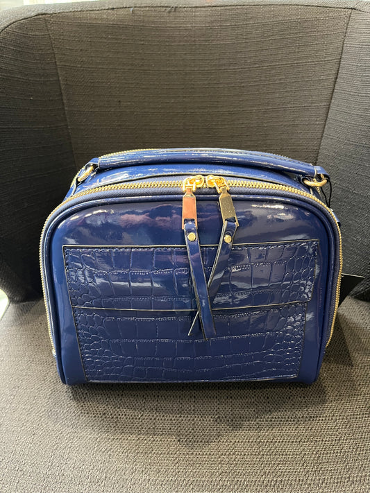 Blue shiny Handbag with zip