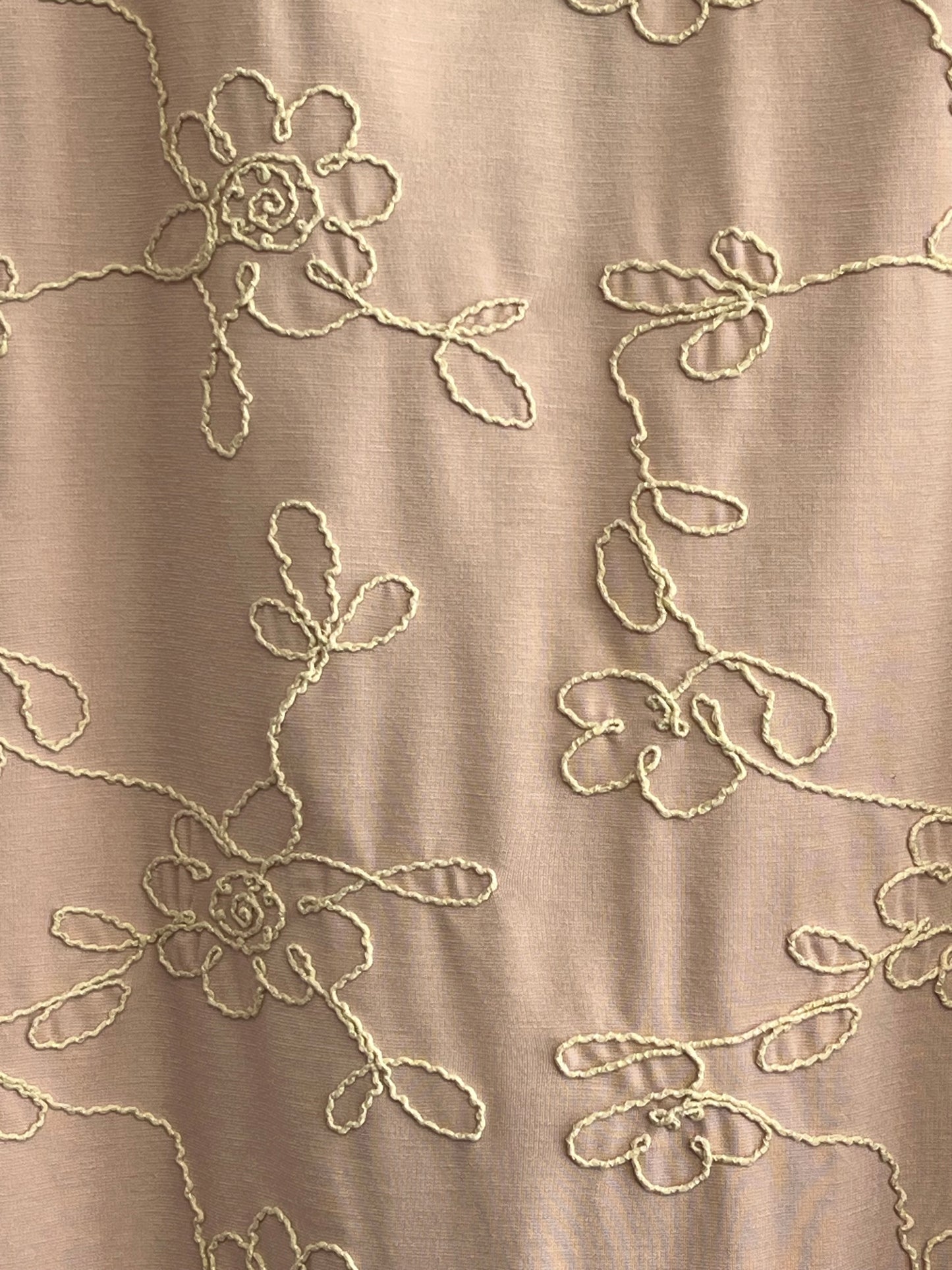 Embroidery pattered t- shirt