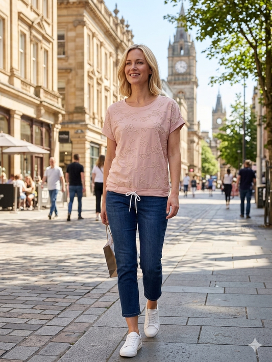 Embroidery pattered t- shirt