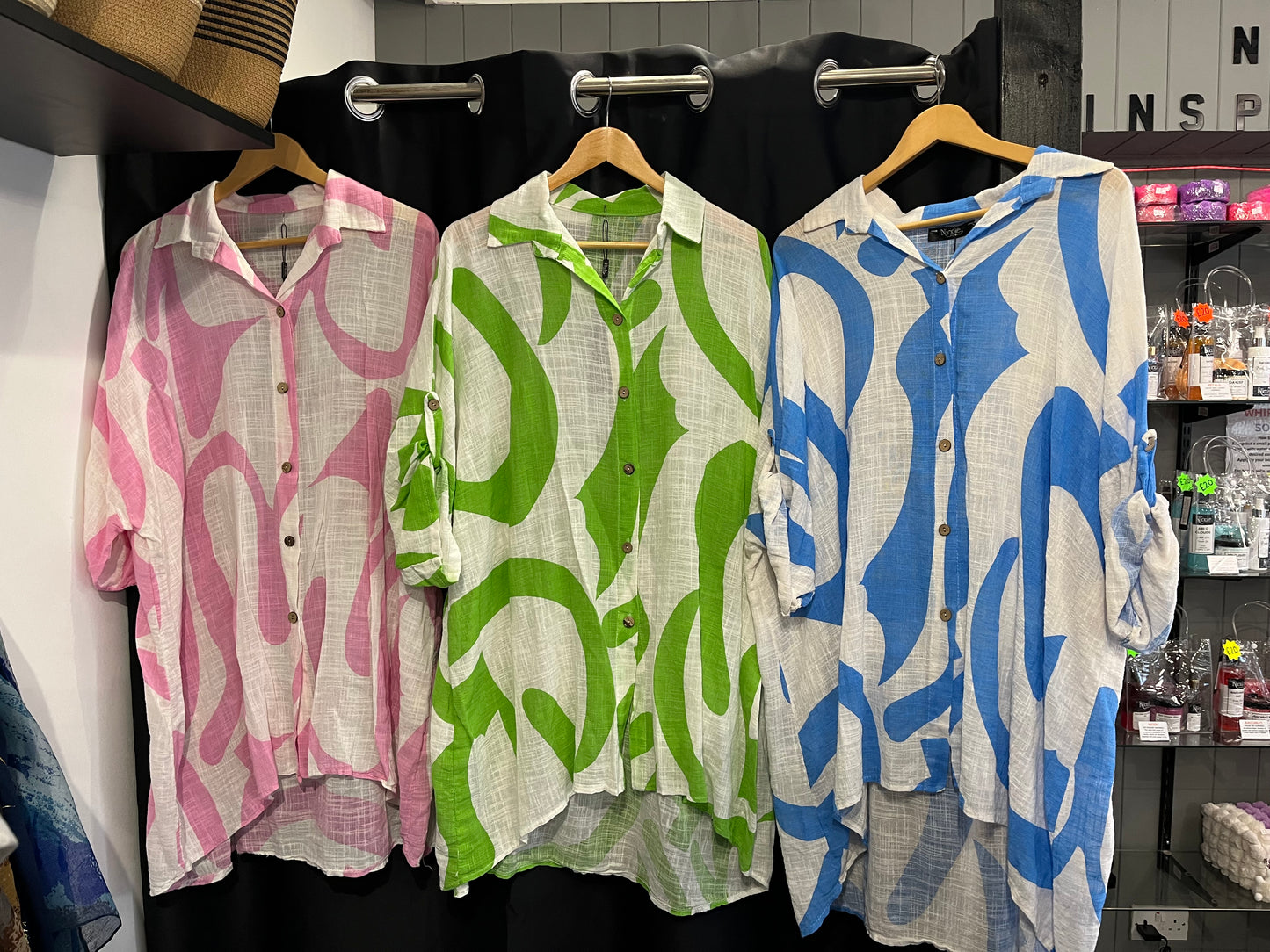 button roll slv long line puchi print shirt