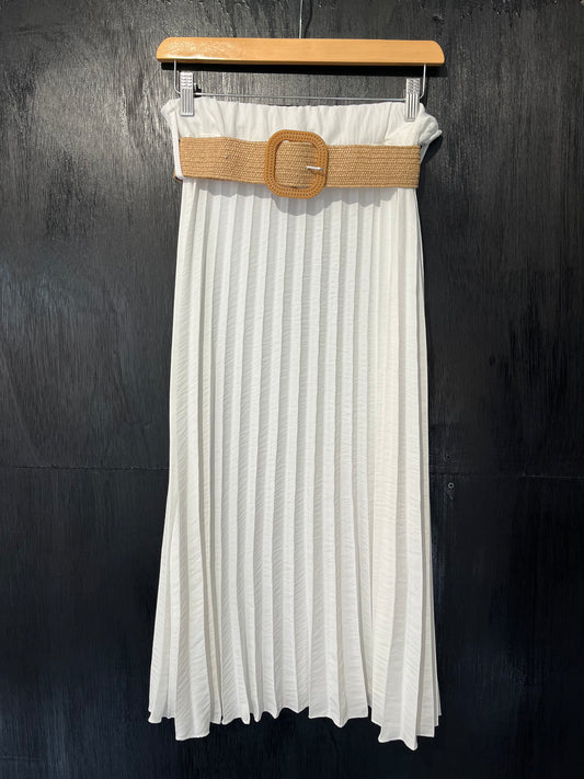 full pleated skirt with stretch belt