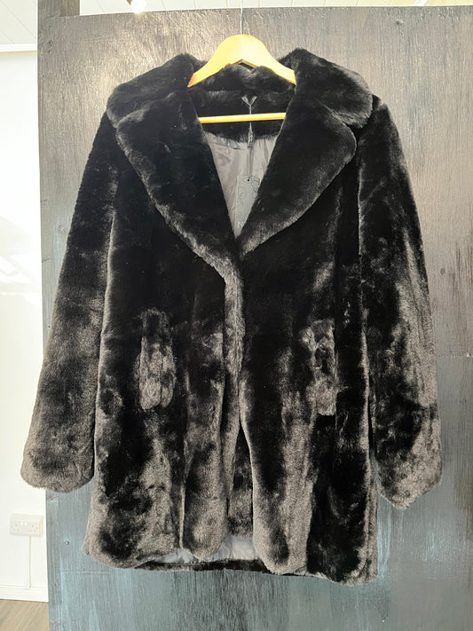 ladies lined fur coat with pockets