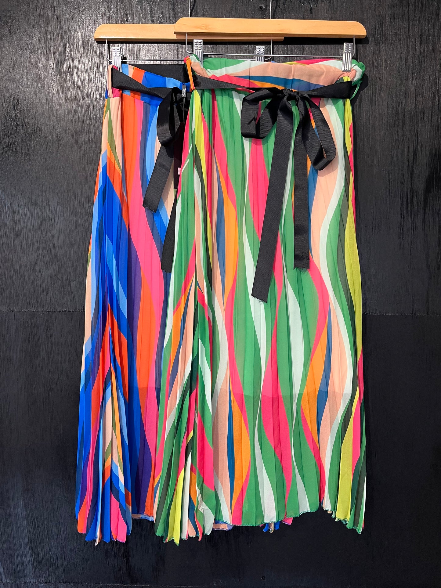 Puchi Printed plisse skirt with tie belt